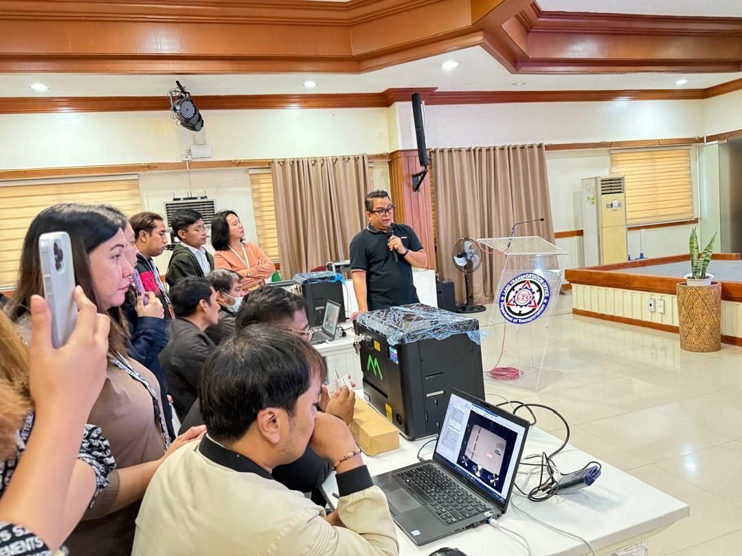 Training government users at the Land Transportation Office, Philippines
